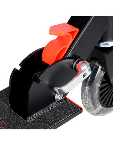 ЧЕРНО-ЧЕРВЕН РОЛЕР NILS EXTREME