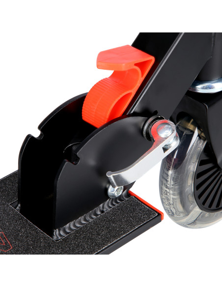 ЧЕРНО-ЧЕРВЕН РОЛЕР NILS EXTREME