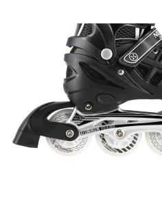 4-В-1 ЧЕРНИ КЪНКИ LED РАЗМЕР L (39-42) СЪС СМЕНЯЕМОТО ХОКЕЙНО ОСТРИЕ NILS EXTREME