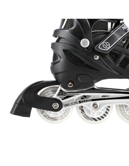 4-В-1 ЧЕРНИ КЪНКИ LED РАЗМЕР L (39-42) СЪС СМЕНЯЕМОТО ХОКЕЙНО ОСТРИЕ NILS EXTREME