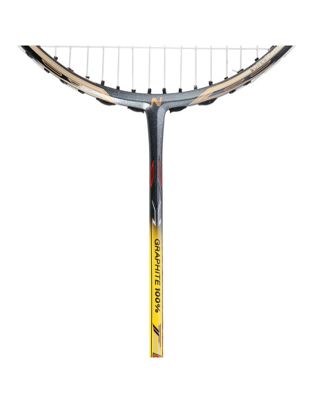 ХИЛКА ЗА БАДМИНТОН + ПРЕДПАЗЕН КАПАК NILS