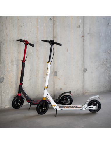 СКУТЕР БЯЛО-ЗЛАТИСТ С ДИСКОВА СПИРАЧКА NILS EXTREME