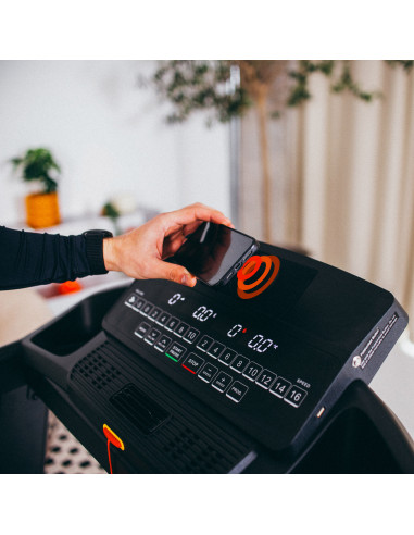 ДОМАШНА БЯГАЩА ПЪТЕКА С ФУНКЦИЯ ЗА НАКЛОН И СПУСКАНЕ HMS