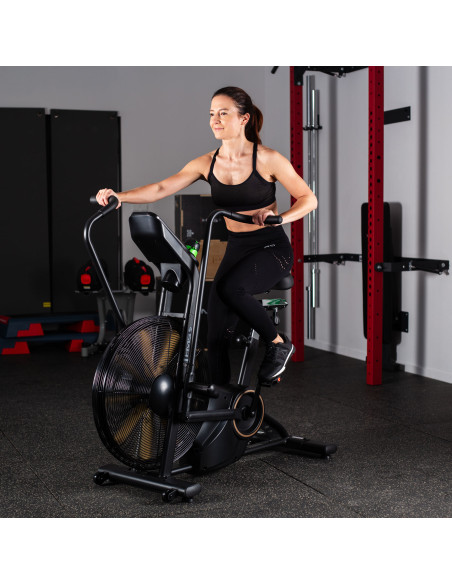 ВЪЗДУШЕН ТРЕНАЖОР ПОЛУКОМЕРЦИАЛЕН HMS