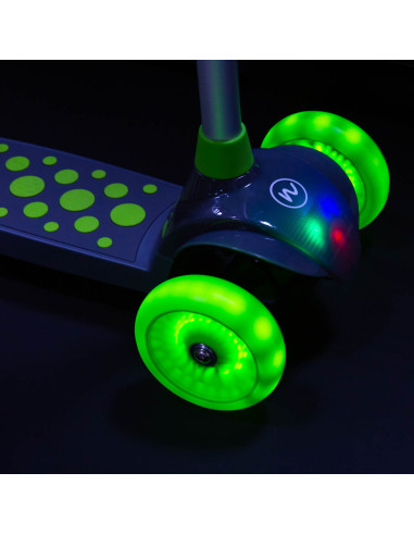 ЗЕЛЕН ДЕТСКИ СКУТЕР NILS FUN