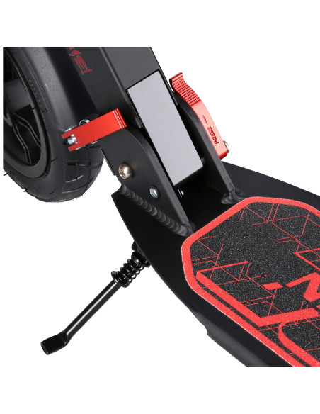 ЧЕРНО-ЧЕРВЕН СКУТЕР С ДИСКОВА СПИРАЧКА NILS EXTREME